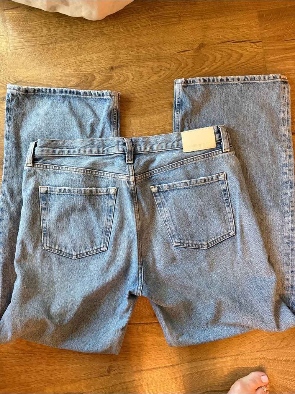 NWOT citizens of humanity Lindz straight leg light wash. Size 30